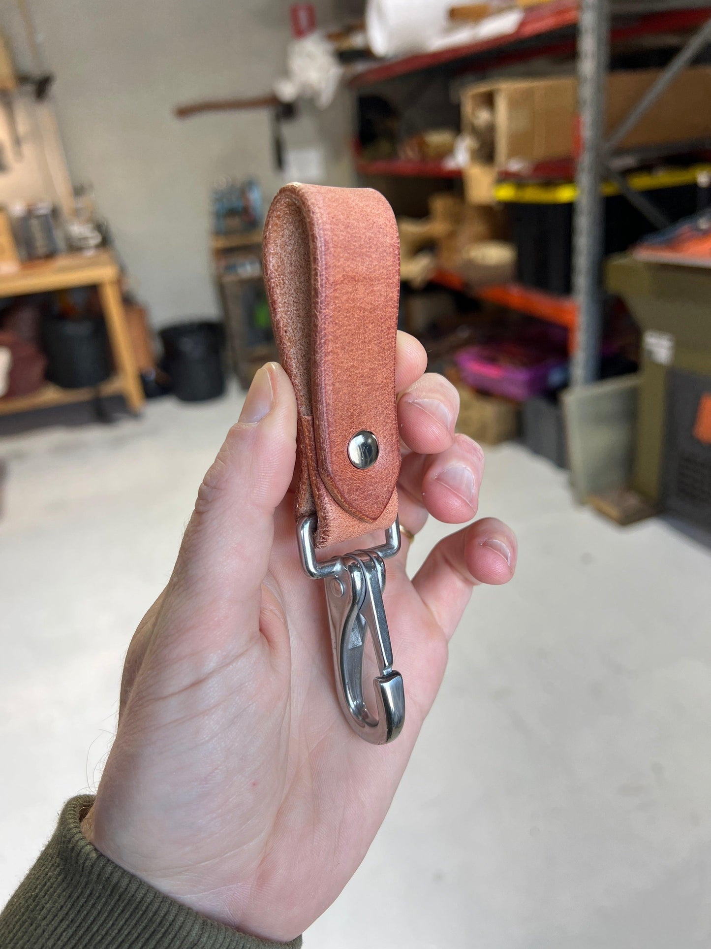 Belt hanger - Anvil Hide